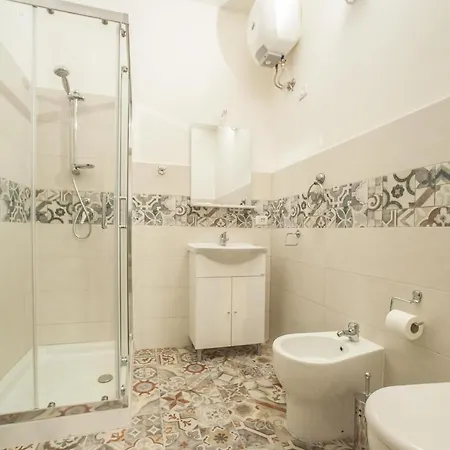 Le Stanze Al Porto 게스트하우스 3*