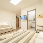 Le Stanze Al Porto 3* カリアリ