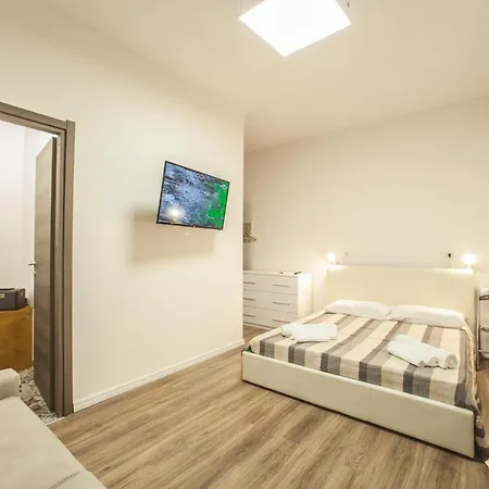 Le Stanze Al Porto Guest house