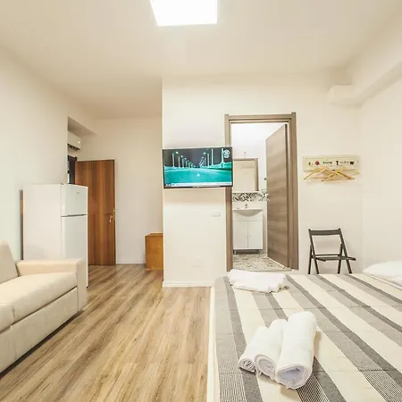 Le Stanze Al Porto 2*