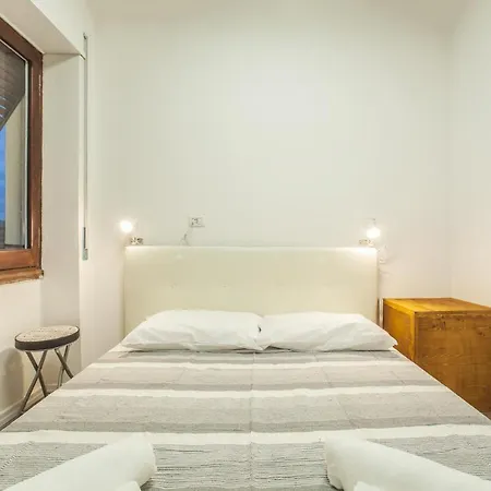 Konukevi Le Stanze Al Porto 3*