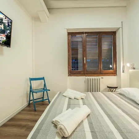 Le Stanze Al Porto Guest house 2*
