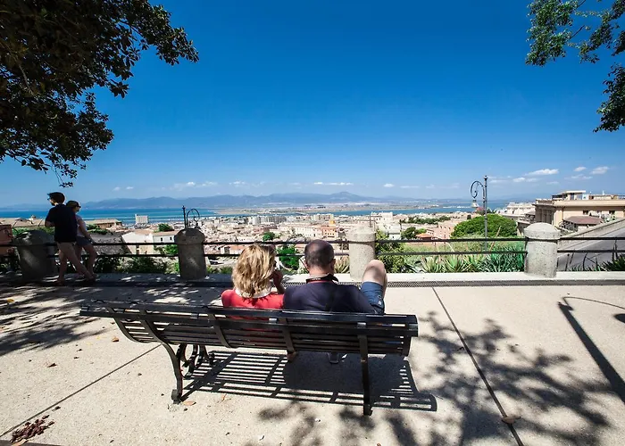 Le Stanze Al Porto 3* קליארי