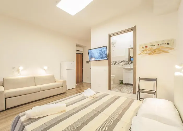 Le Stanze Al Porto 3* קליארי